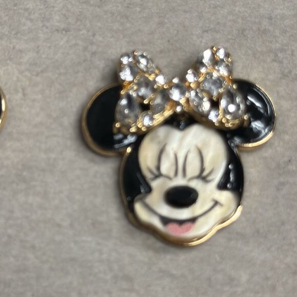 Minnie Mouse baublebar earrings .   mother of pearl look with rhinestone bows!! - Picture 2 of 3